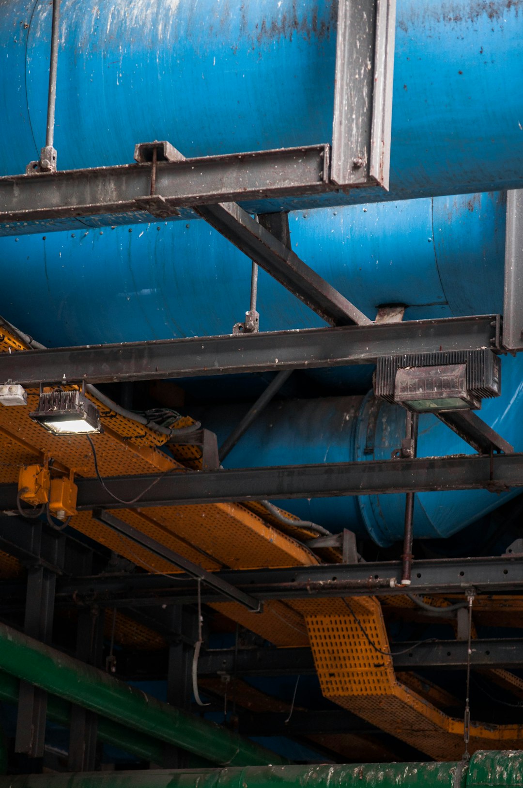 blue and brown metal industrial machine