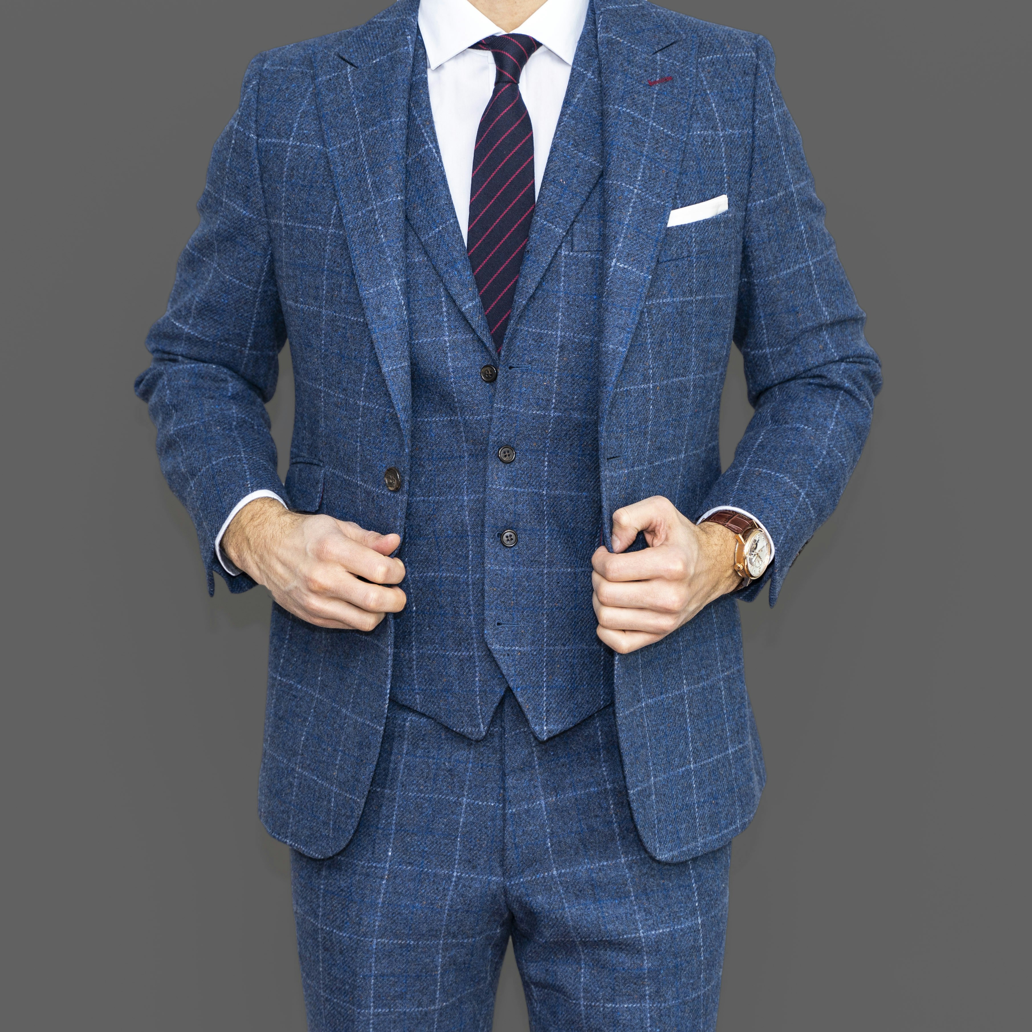 Elegant suit detail
