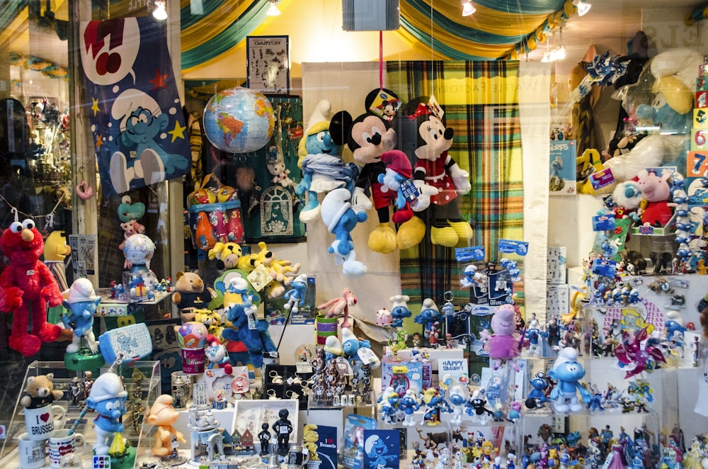 mickey mouse and minnie mouse plush toys