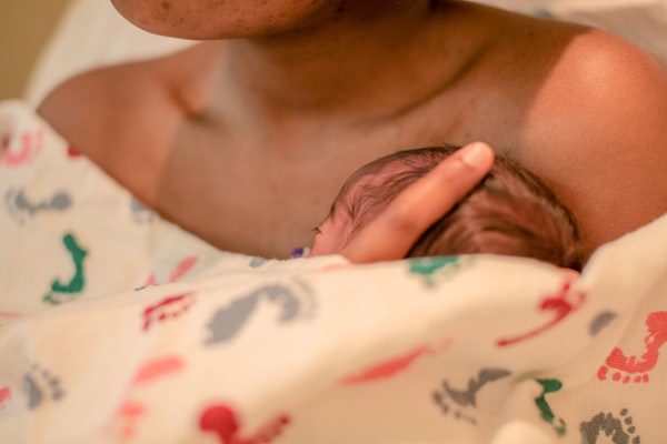 breastfeeding, skin to skin contact