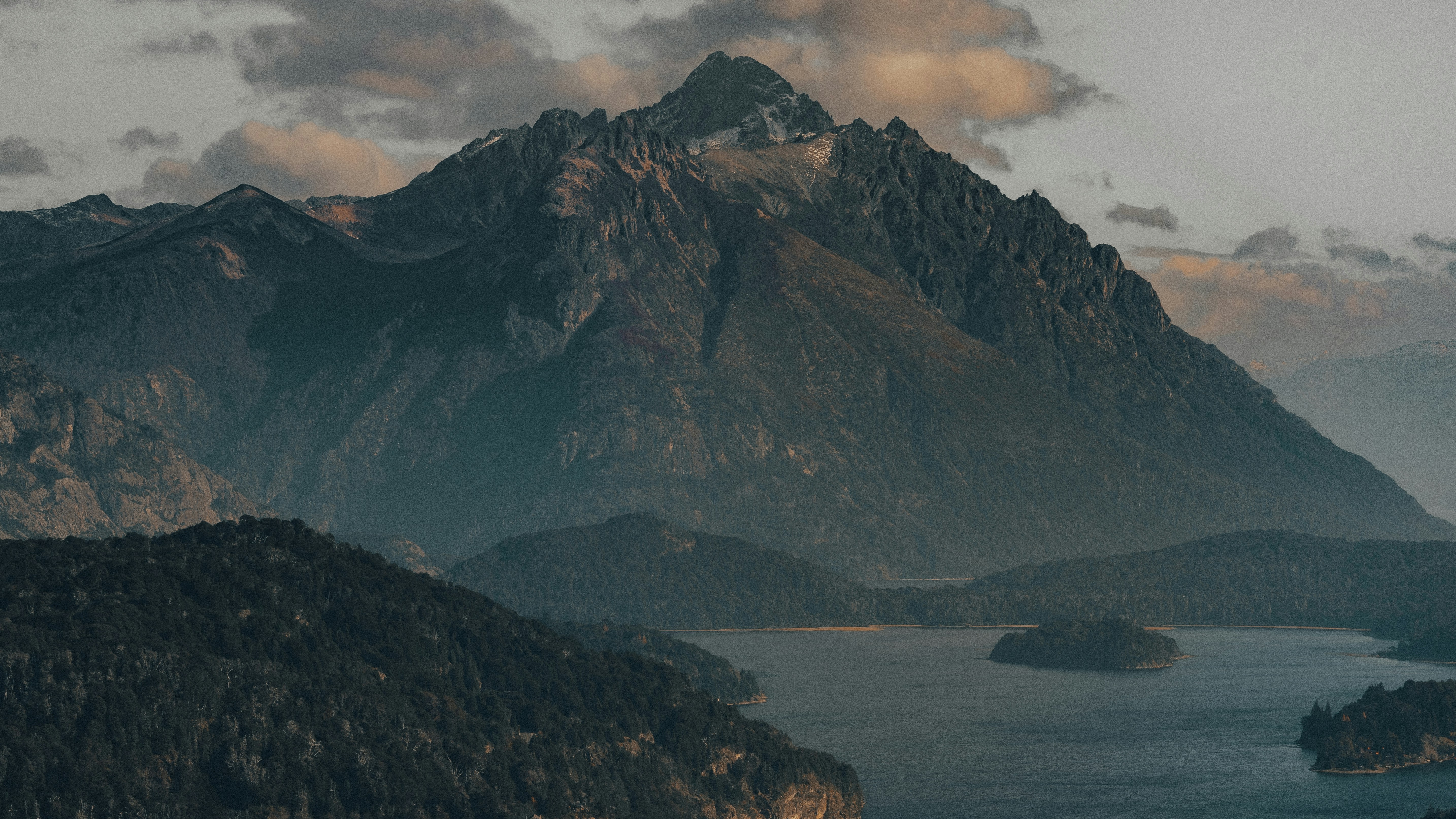 Photo by gasparzaldo