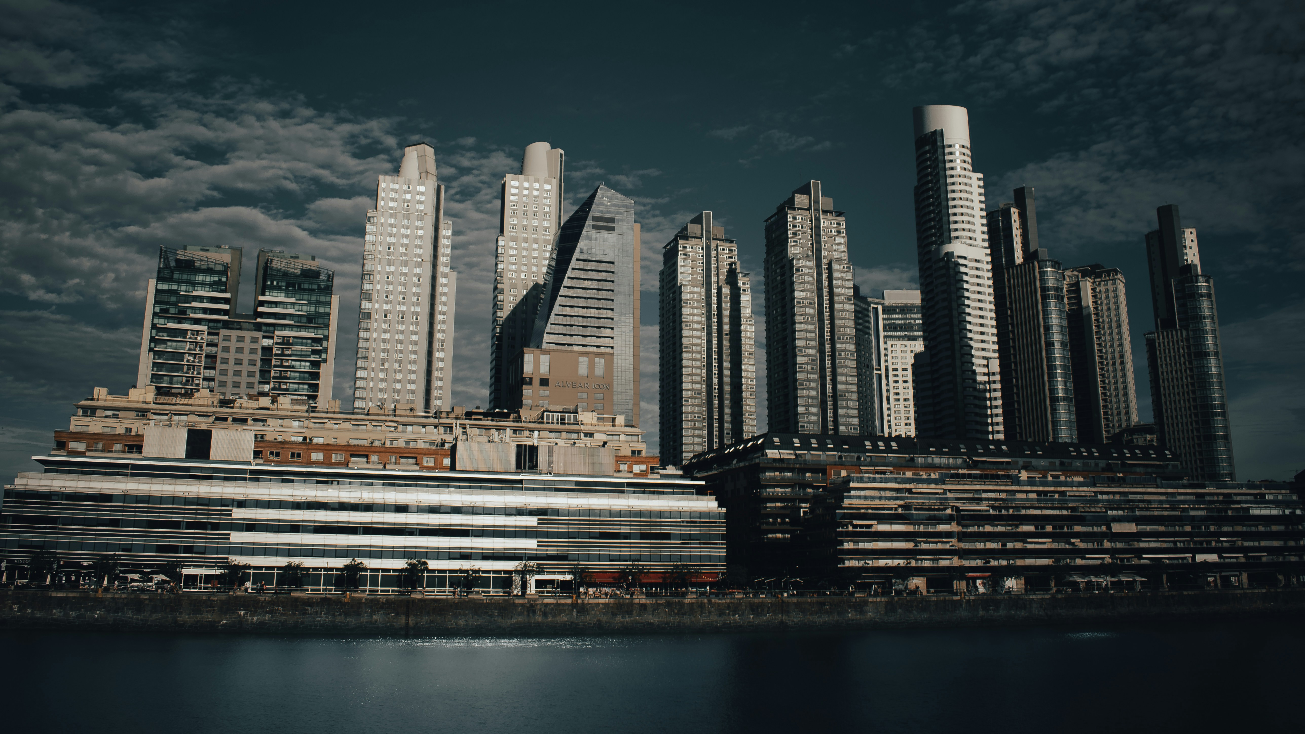 Photo by gasparzaldo