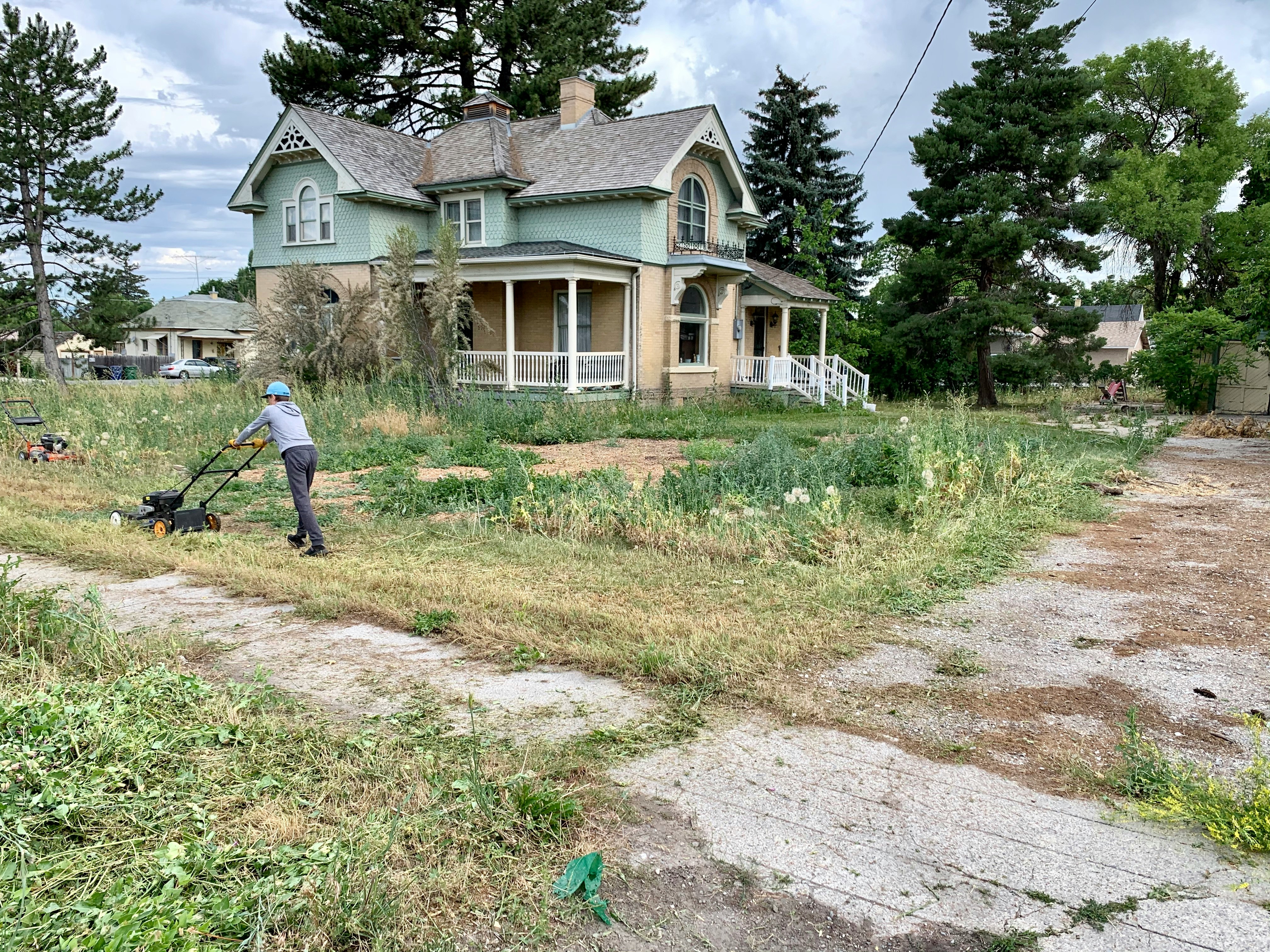 Mowing the lawn and weeds of an old historic home in Smithfield Utah. 



Located at TK Secure Storage in Logan & Brigham City, Utah. 


www.tksecurestoragelogan.com
www.tksecurestoragebc.com

