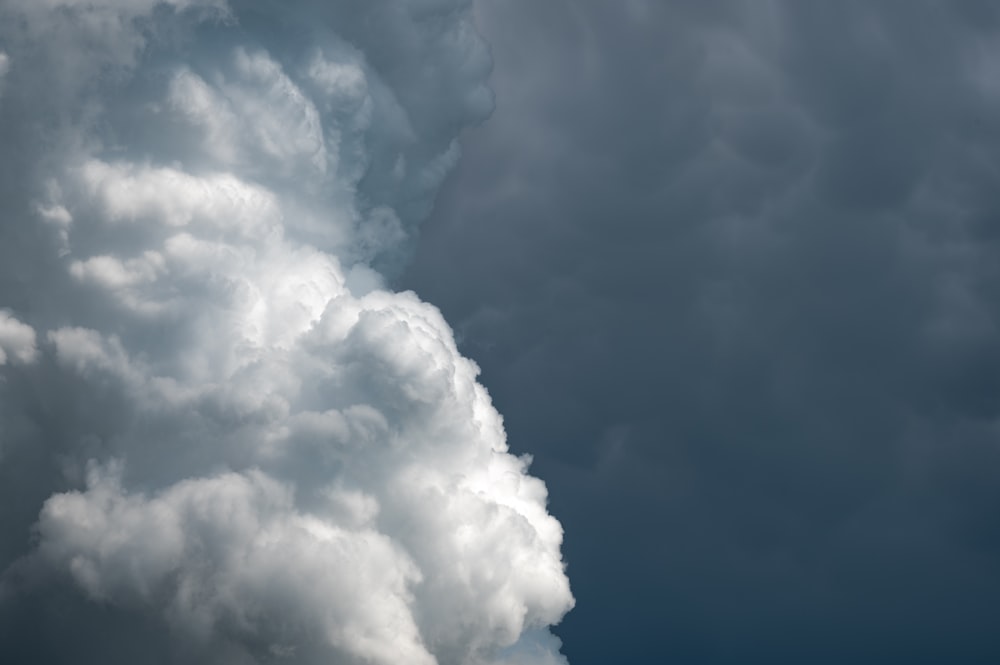 白い雲と青い空