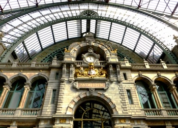 Photo 1595227128976 2764e152e5f9?q=85&w=350&h=300&fit=crop