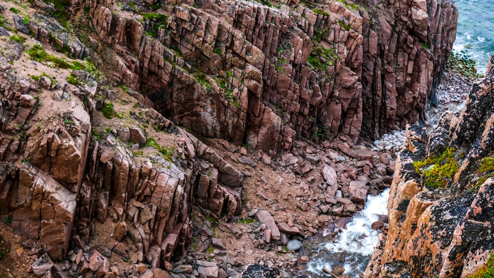 brown rocky mountain during daytime