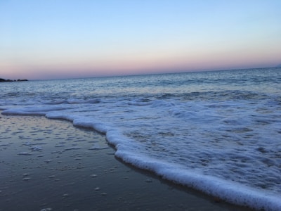 Gentle waves symbolizing the peace of daily low dose ketamine therapy