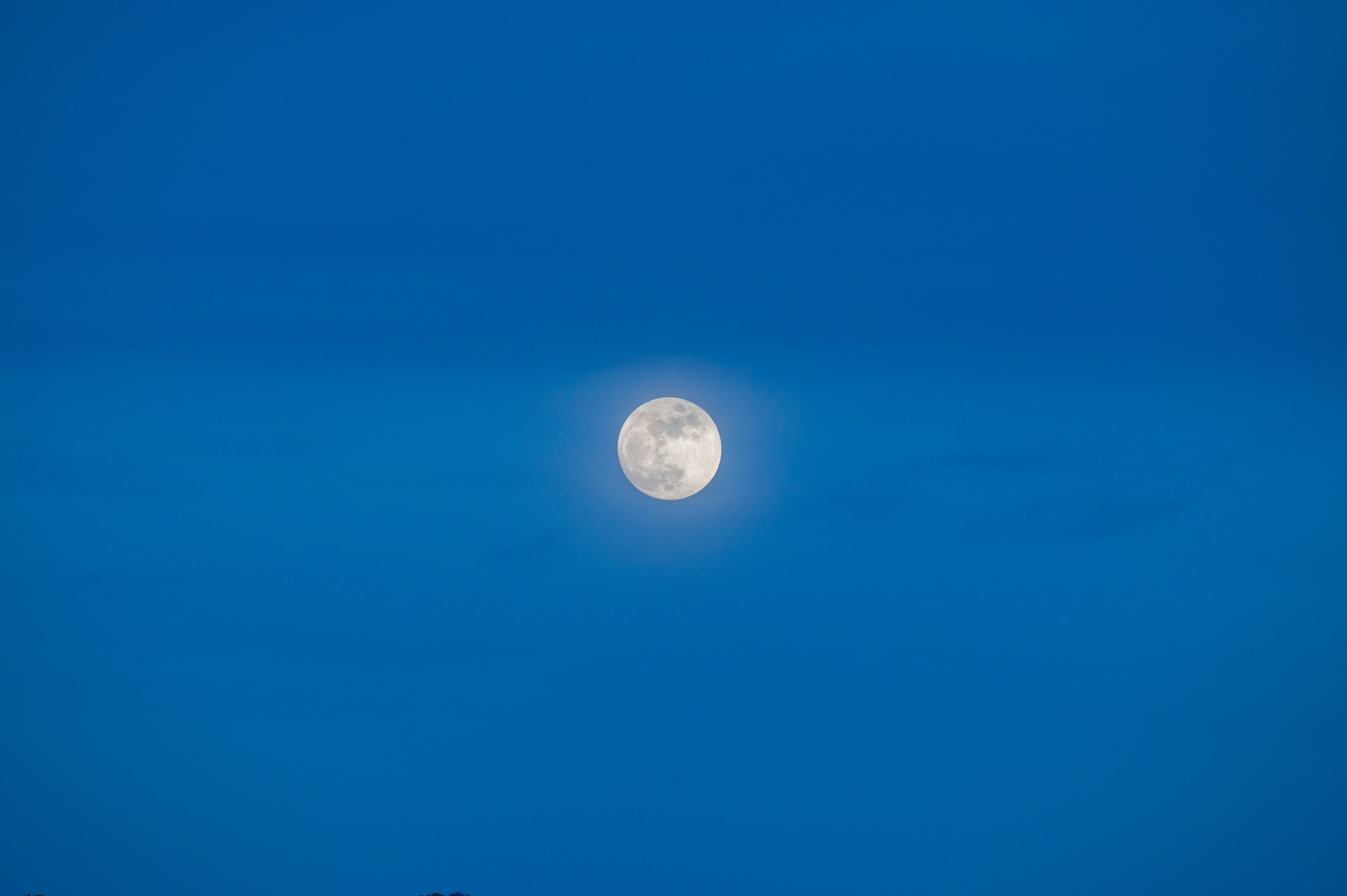 Full Moon In Blue Sky Photo Free Blue Image On Unsplash