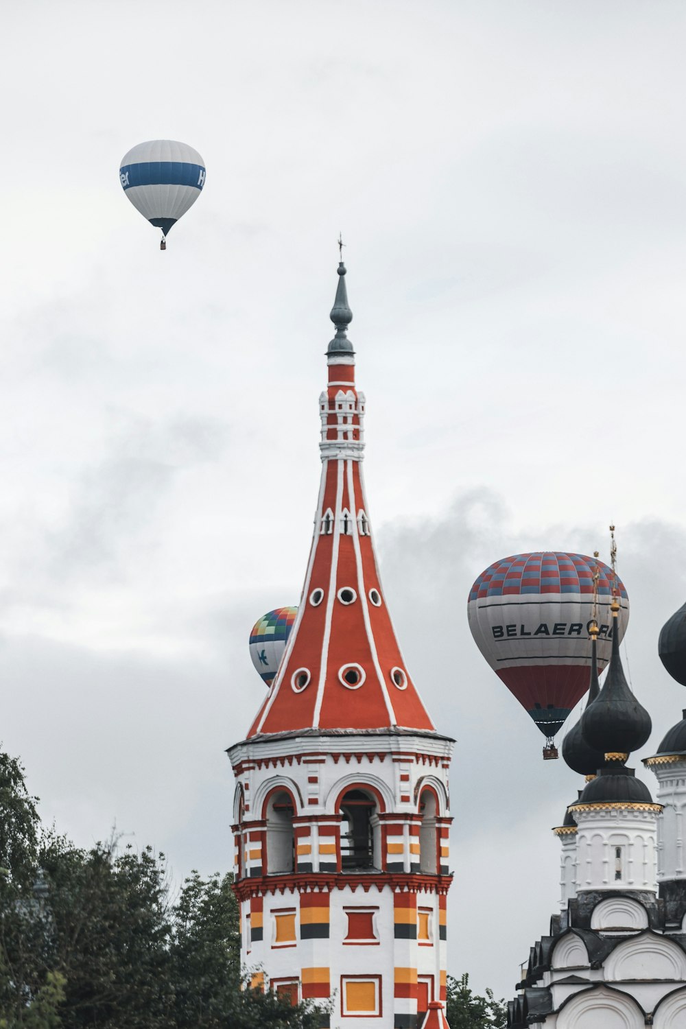 red and blue hot air balloon