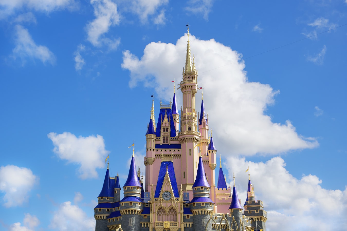 Lotte World menjadi salah satu destinasi favorit dalam itinerary keluarga korea