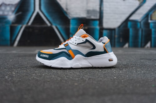 Unyellowing