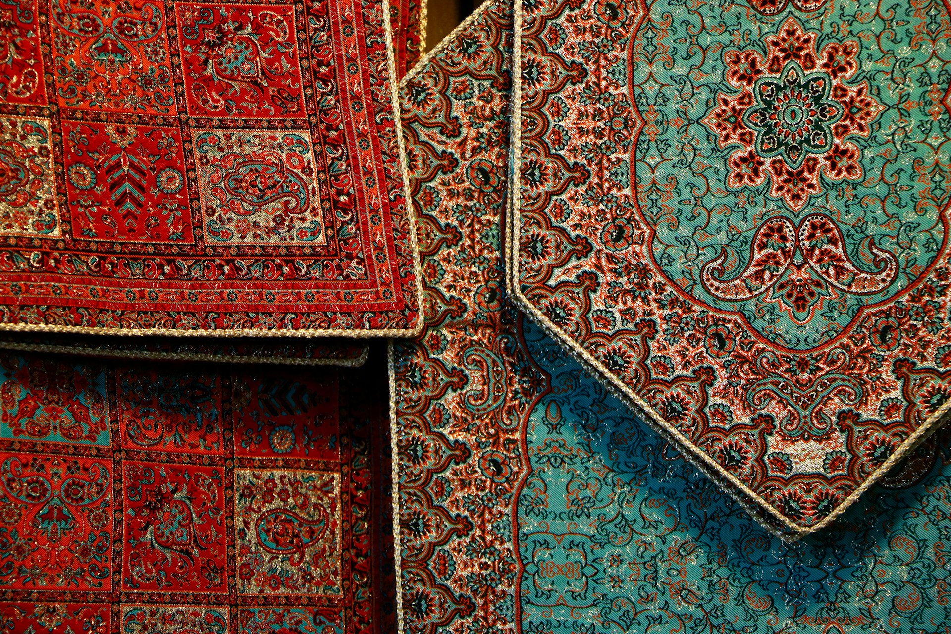 black and white bed linen