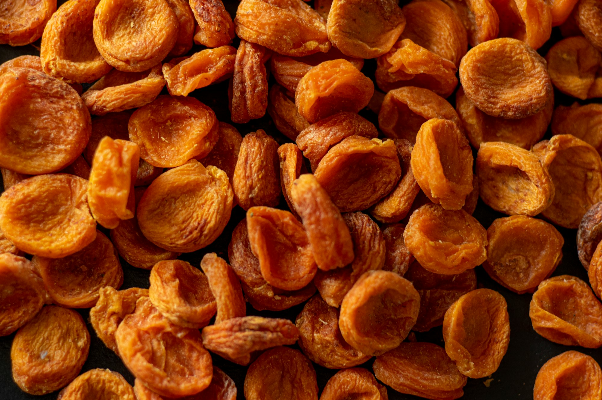 Наиболее действенным натуральным средством от запора считаются абрикосы, сливы, персики, нектарины.