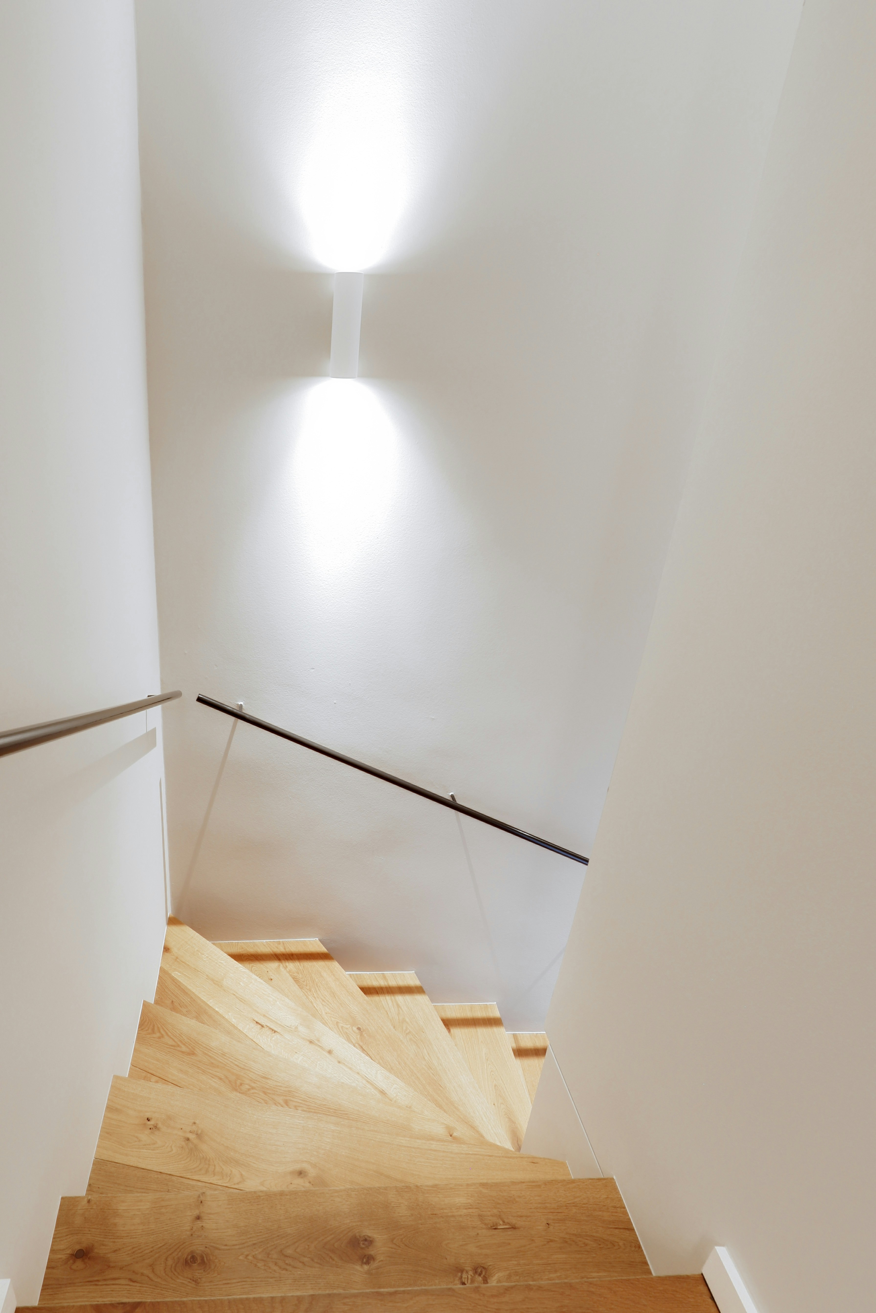 Wooden Stairs Pictures | Download Free Images on Unsplash