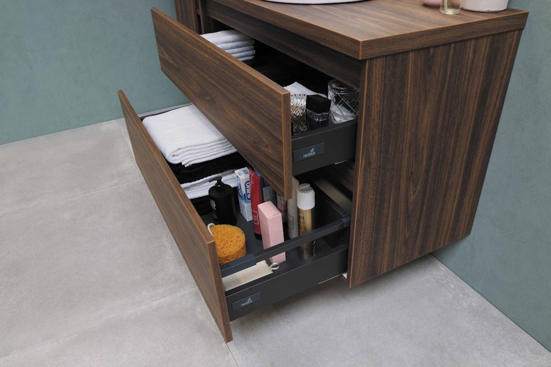 brown wooden cabinet with drawer, Proline - Binnenlade - onderkast asymmetrisch 100 cm cabana oak