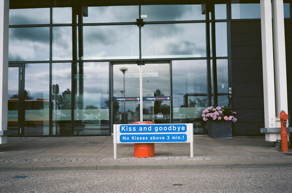 welcome to the beach signage