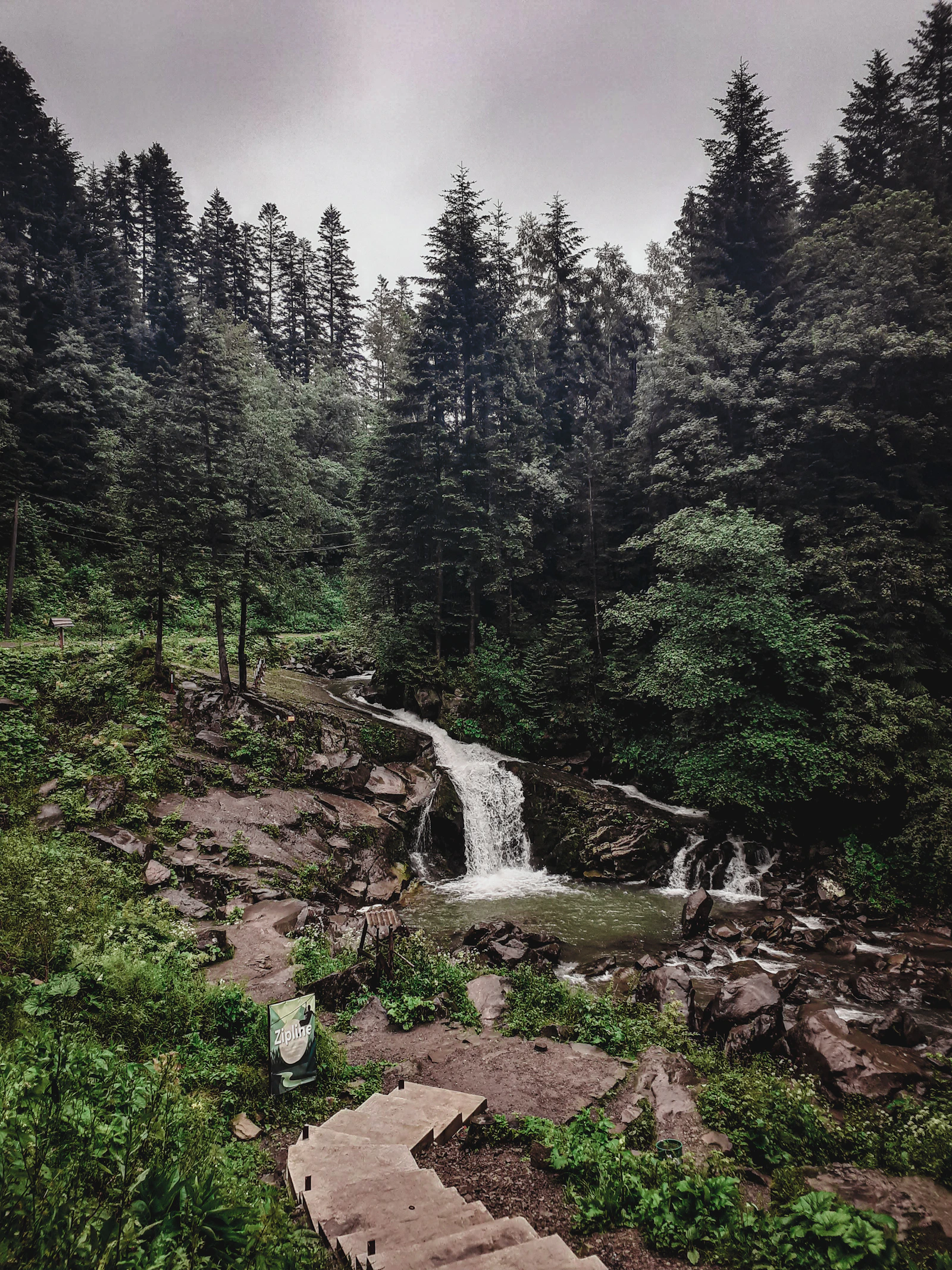 Banjar Valley, Jibhi Waterfalls & Chehni Kothi Heritage Tour preview 5