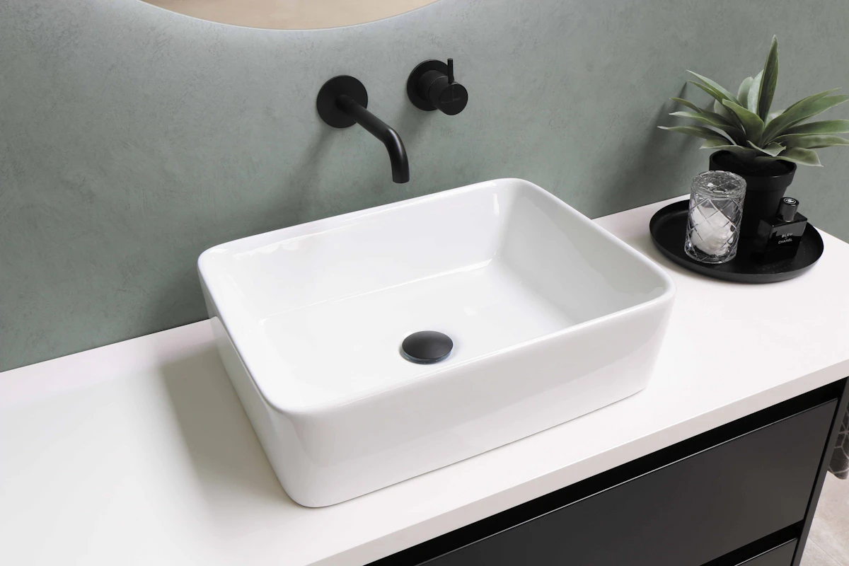 Wash Basins: White Ceramic Basin