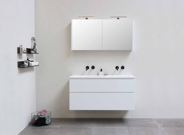 Kitchen equipped with washer-dryer combo