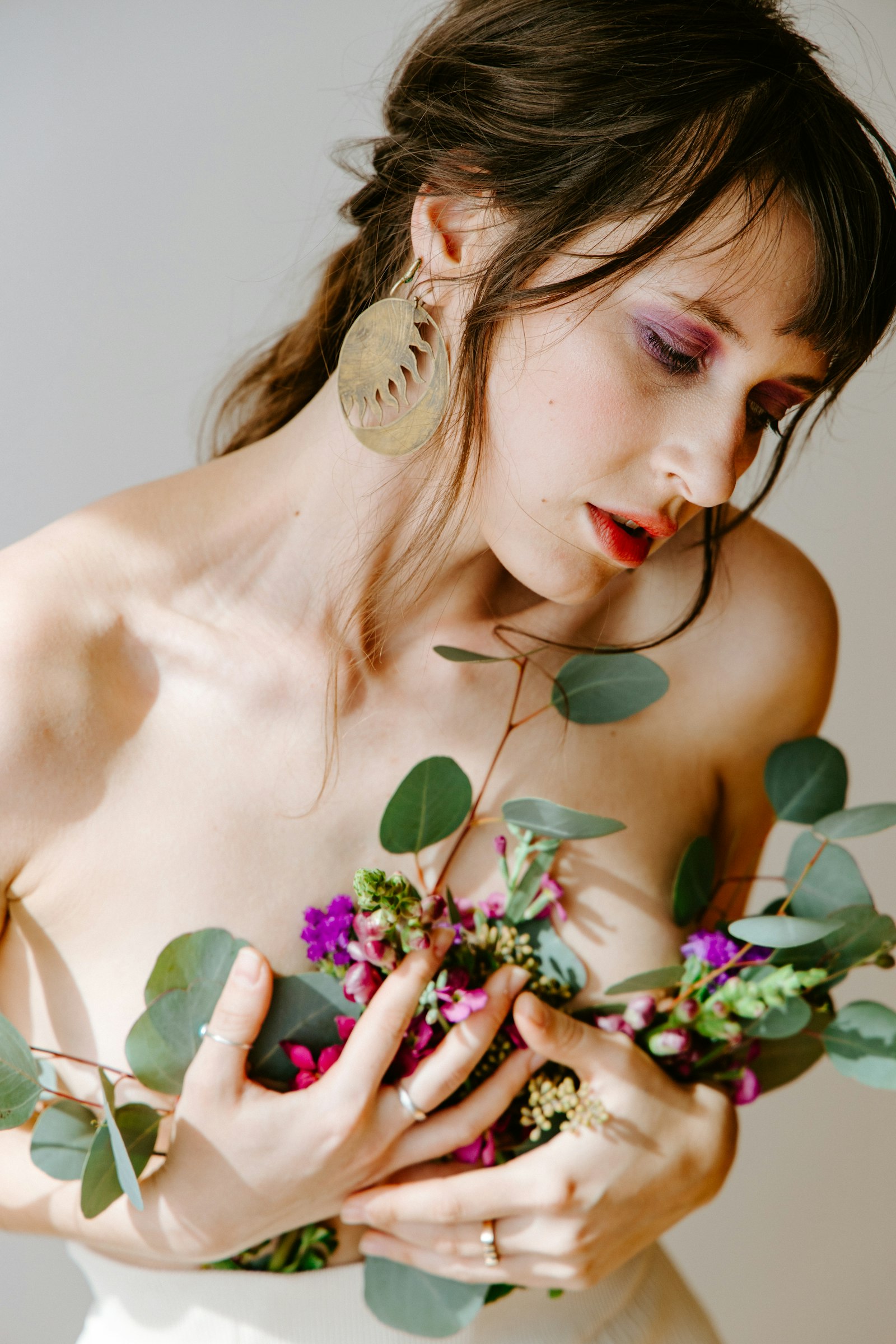 Canon EOS R sample photo. Woman with flower on photography