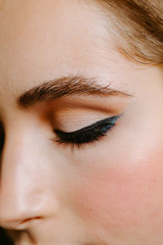 Elegant PMU brows freshly done, highlighting natural beauty.