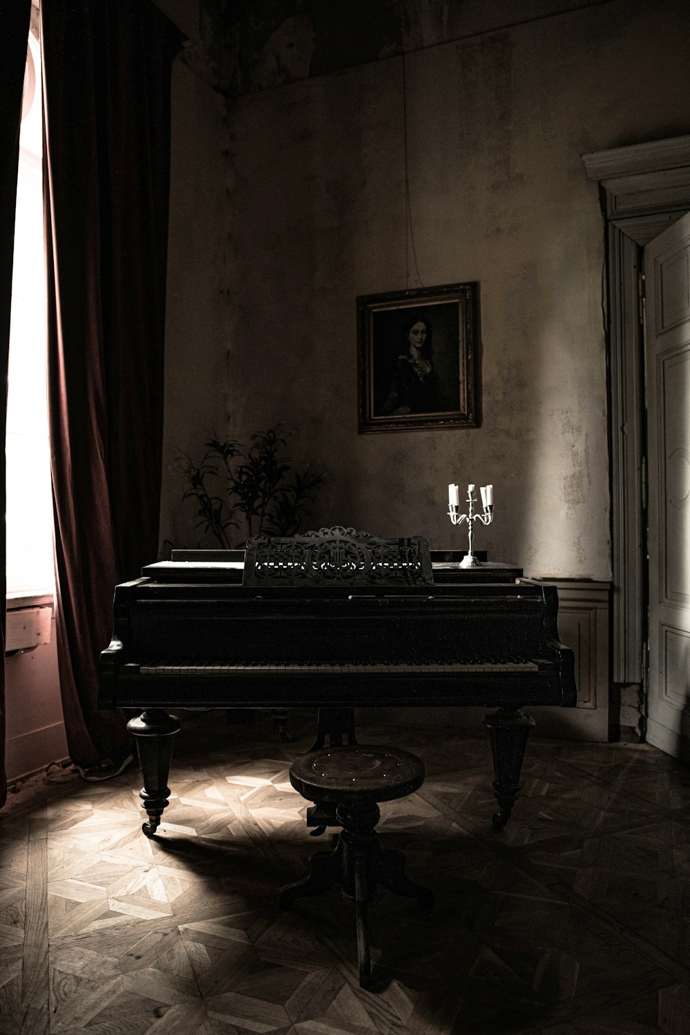 350 piano pictures download free