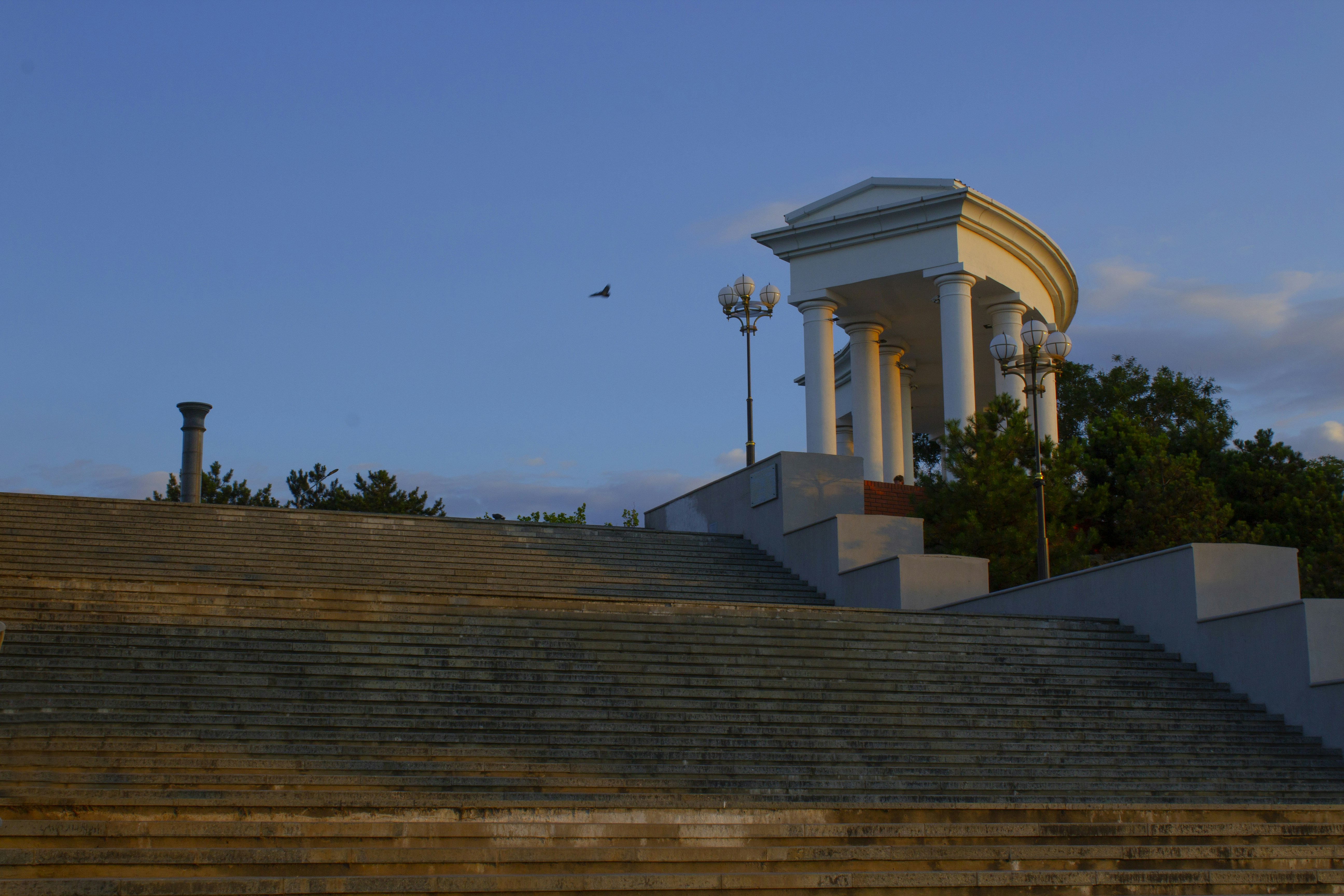 Monumento a Cipriano Barace