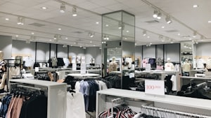Store 16