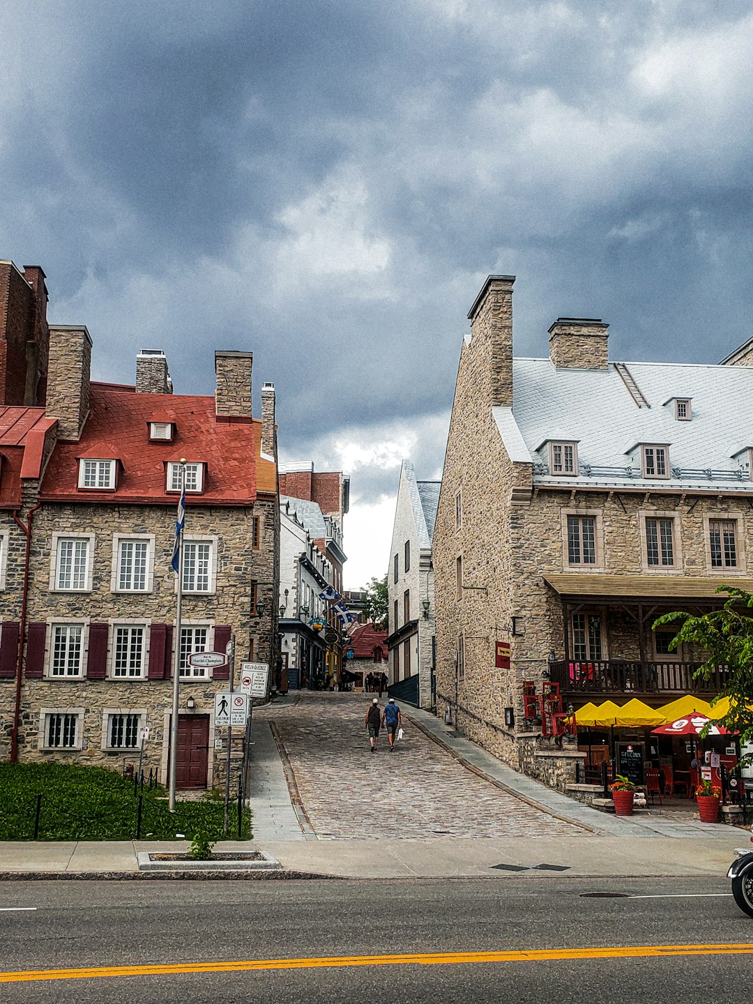 travelers stories about Town in Québec, Canada