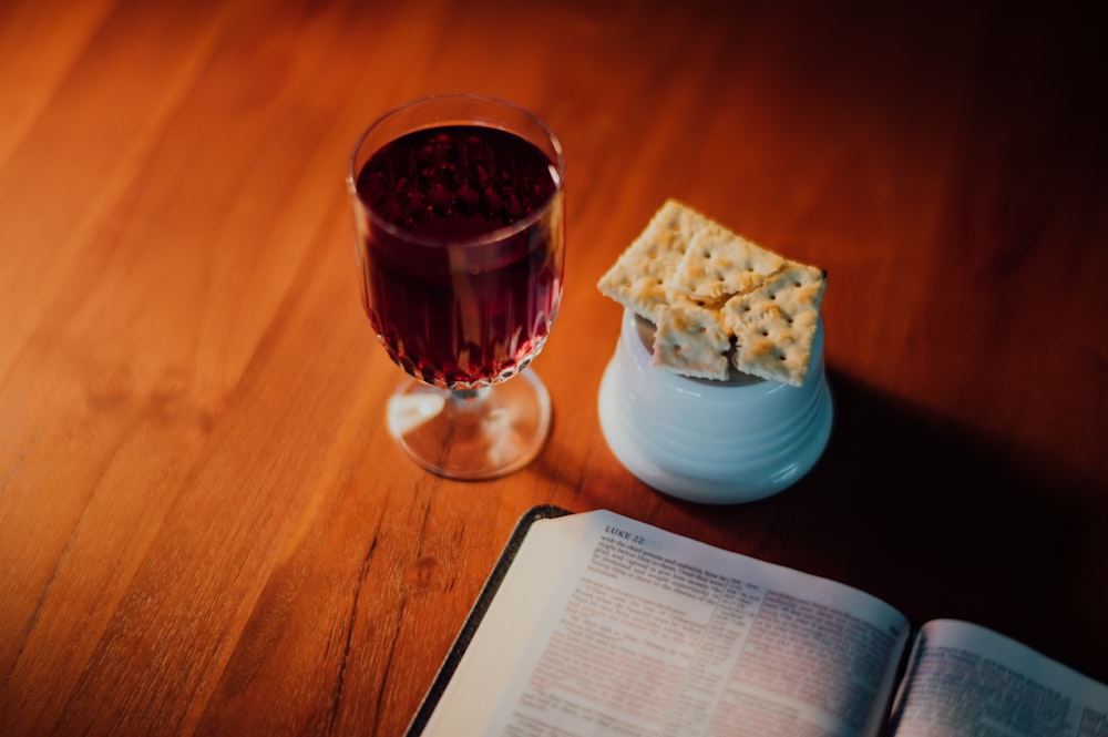 350+ Holy Communion Pictures | Download Free Images &amp; Stock Photos on Unsplash