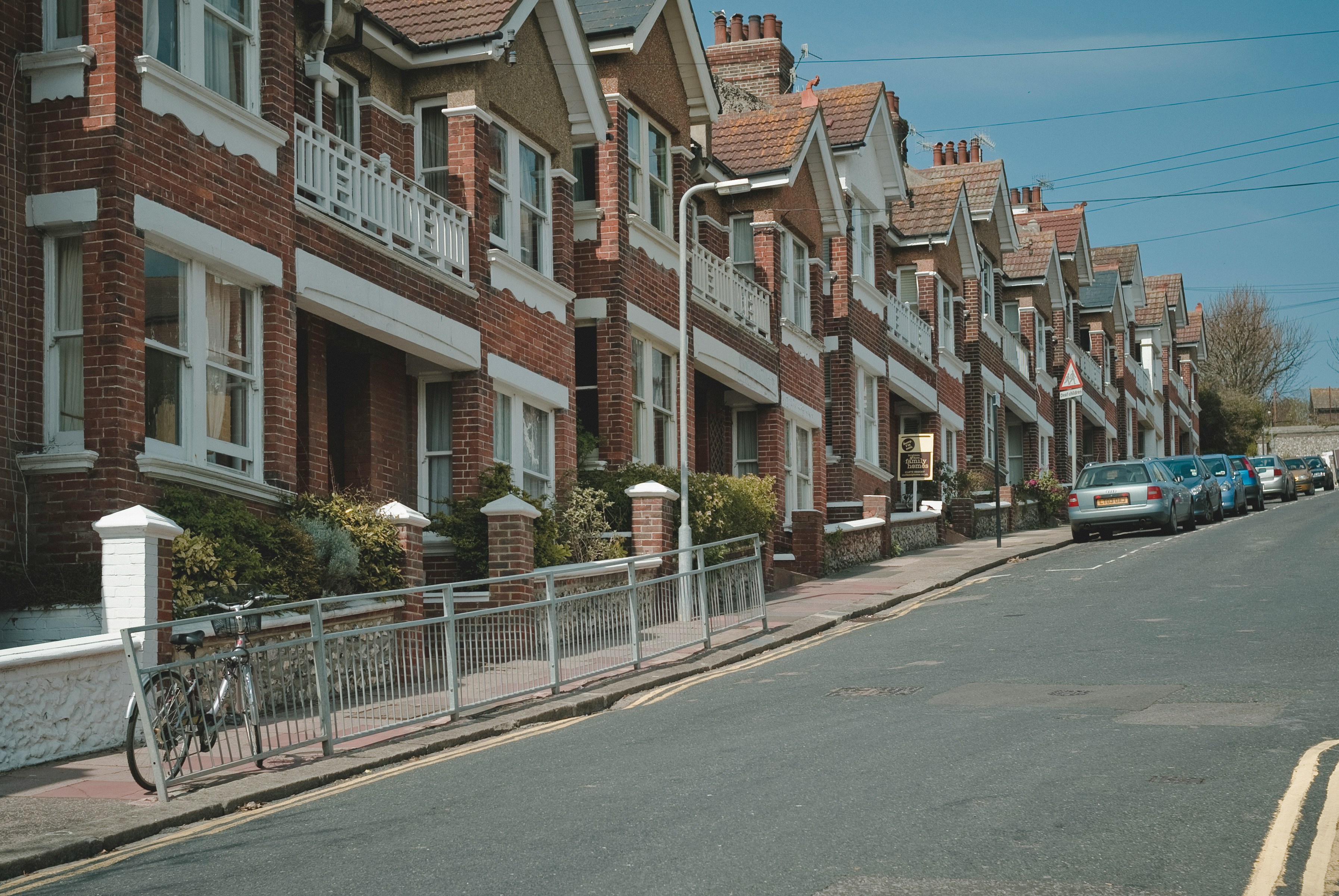 Credentials on the Doorstep: How to Verify a Tradesperson's Qualifications Before Work Begins