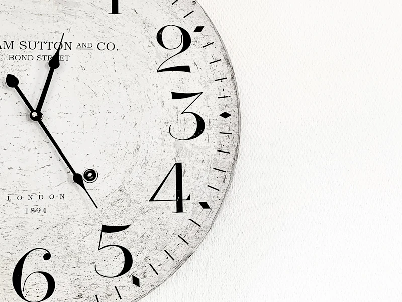 Orologio analogico: i tempi del lavoro dipendono dalla dimensione del progetto