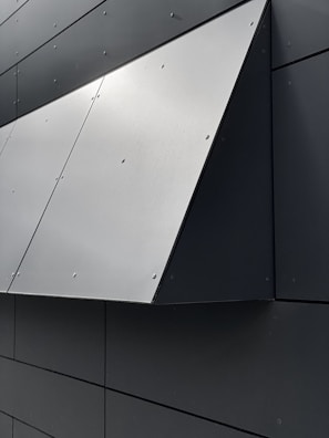 Facade cladding detail showcasing modern panel design.