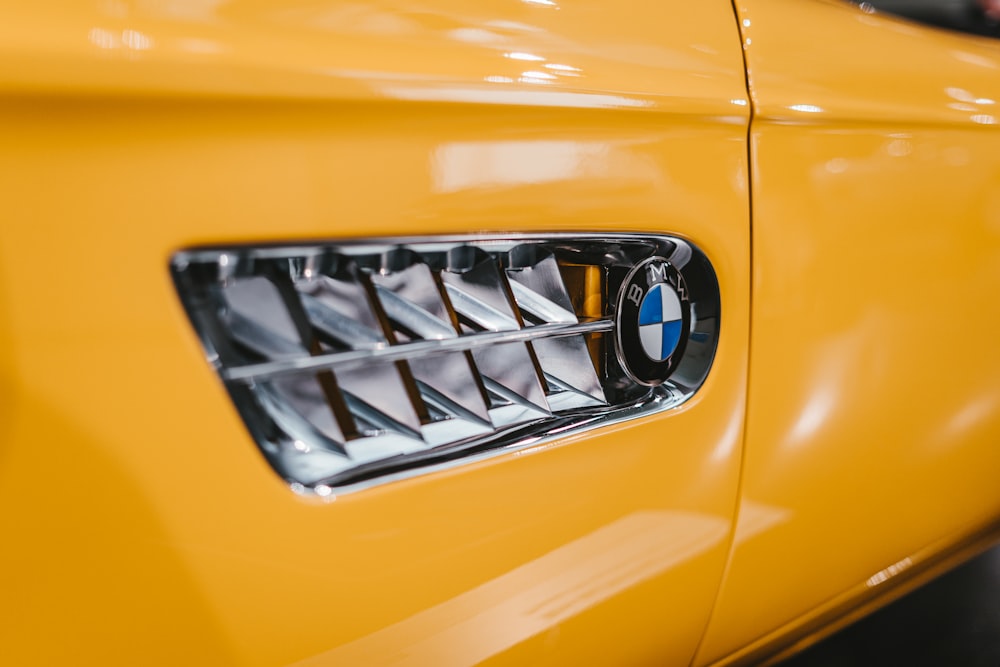 yellow and silver car plate