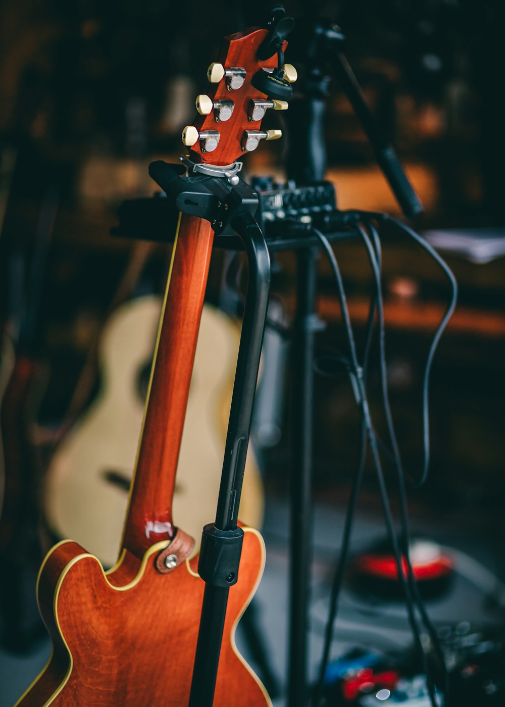 brown and black guitar headstock