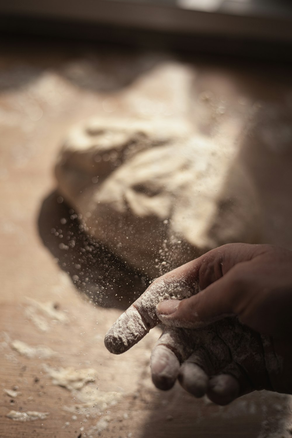 Personen Hand mit weißem Pulver