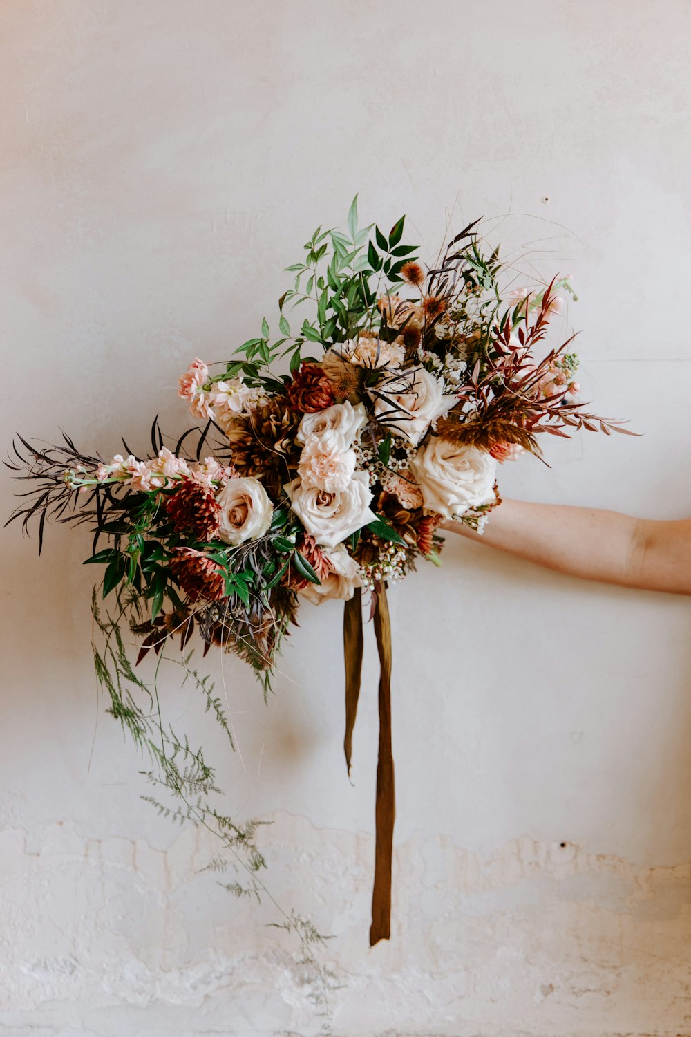 white and pink flower bouquet