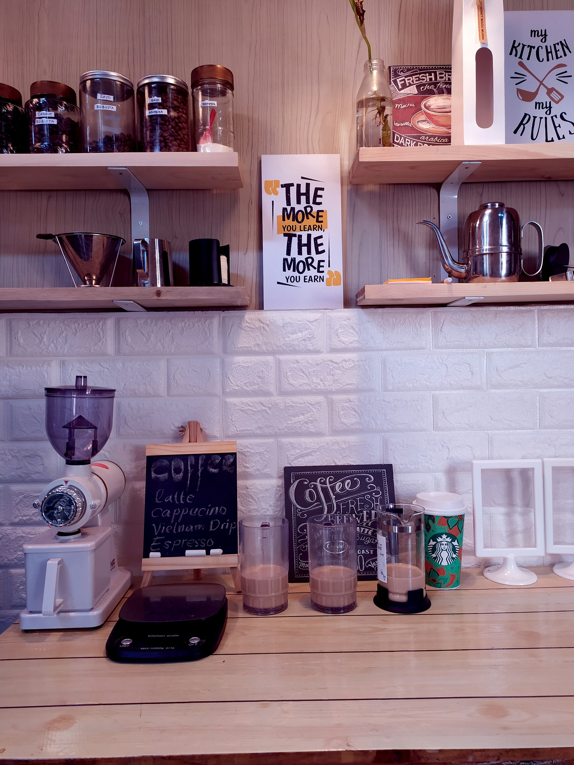 black and white bed linen