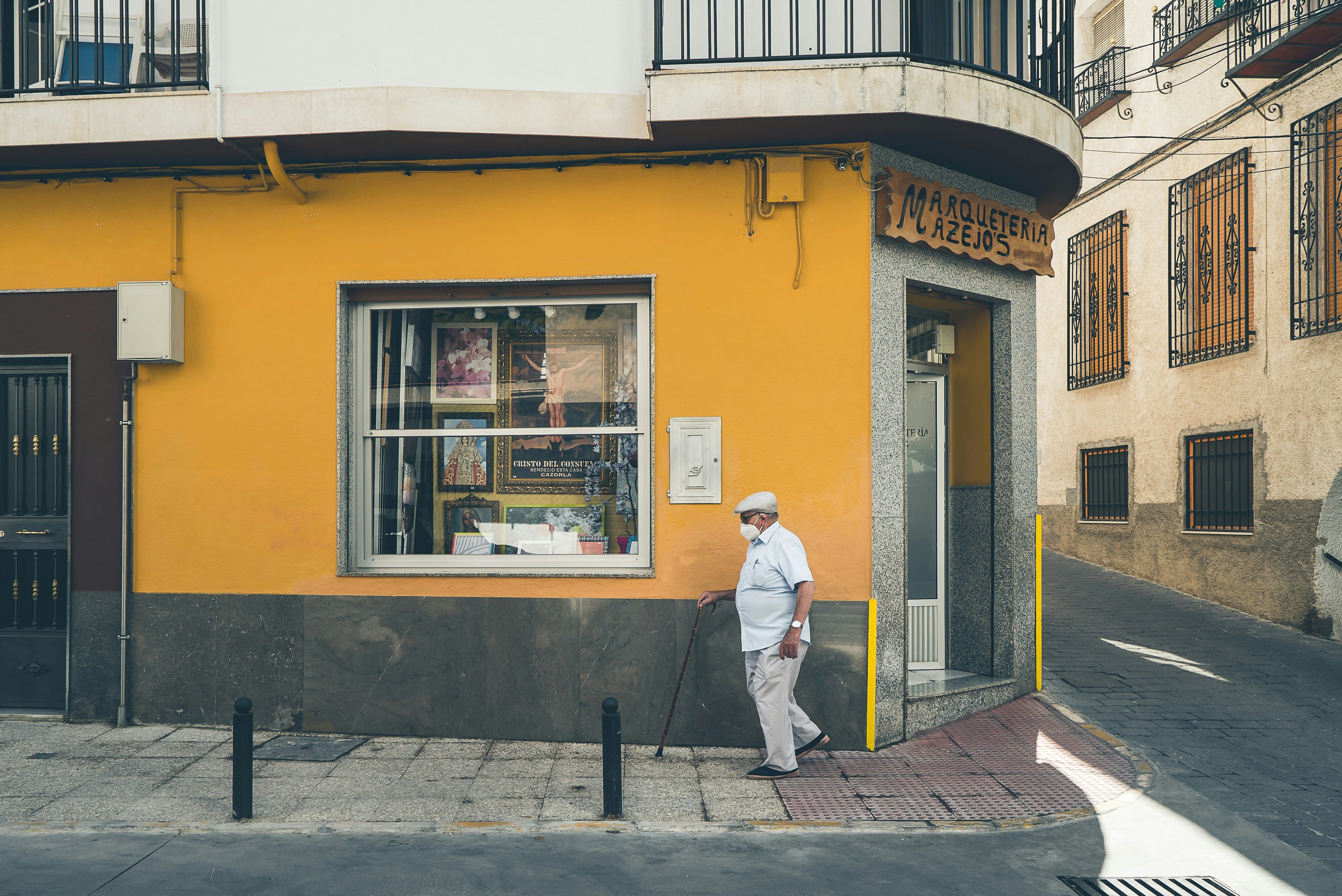 HOPE PASSING BY - Images of Christ on almost every street corner in Spain: will this bring true consolation in these challenging times? #corona-kindness #street-life