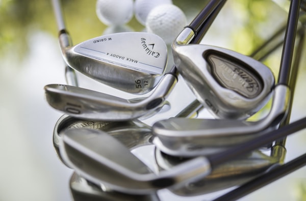 Boutique de golf moderne et son matériel premium
