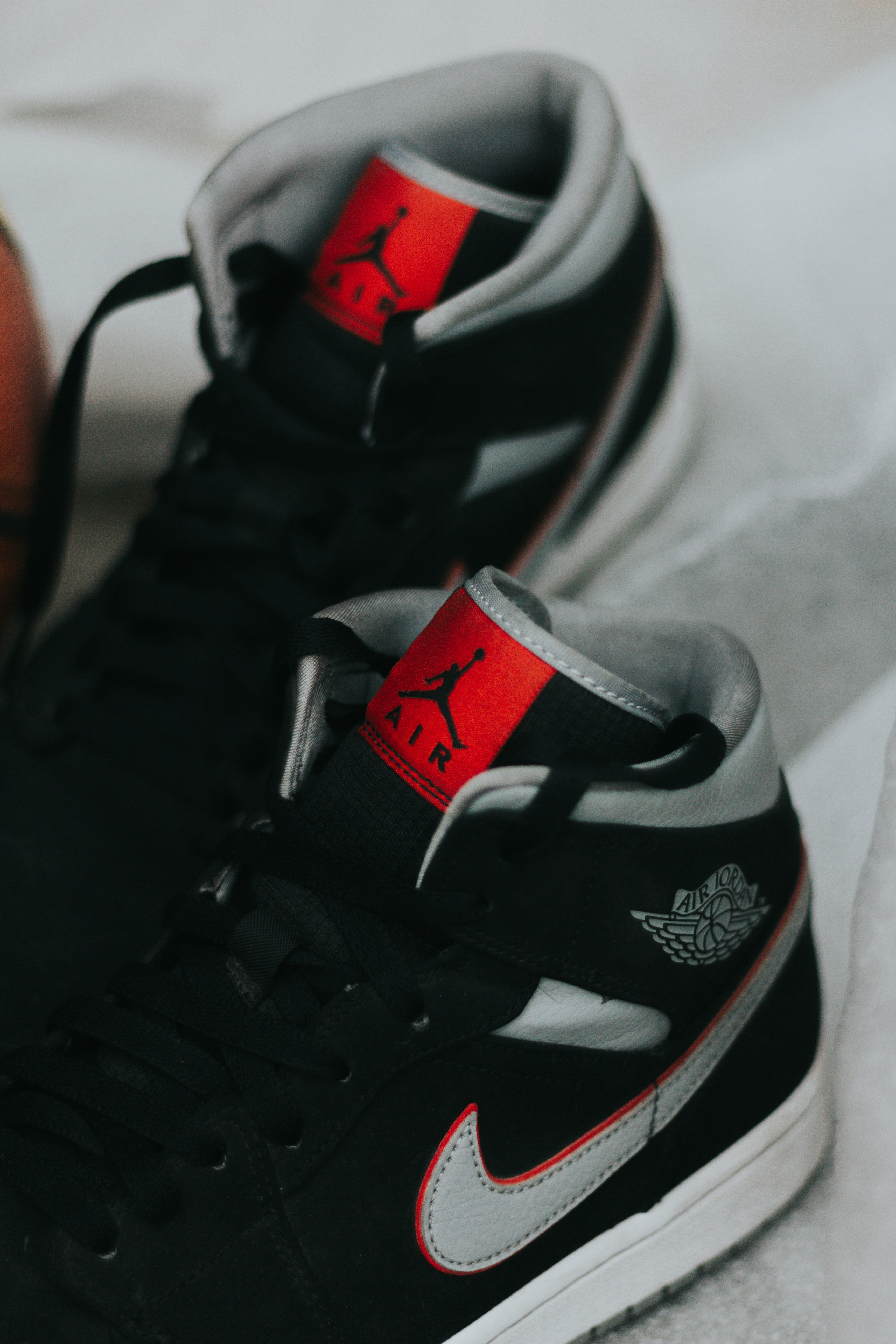 photo-1595909337002-3cdc3a590160?ixid=M3wxMjA3fDB8MXxzZWFyY2h8MTN8fGFpciUyMGpvcmRhbnN8ZW58MHx8fHwxNzA1MjI5NDIwfDA\u0026ixlib=rb-4.0.3