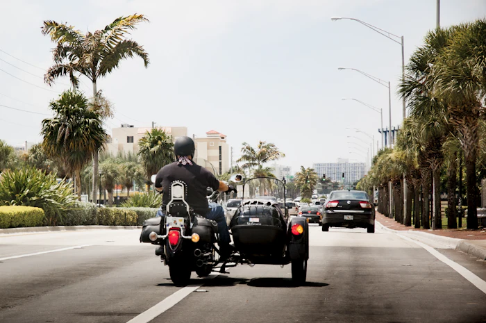 Motociclista en la calle