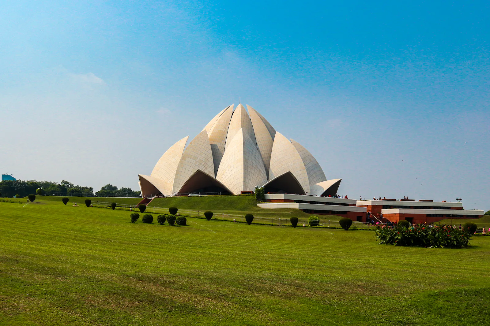 Dharamshala to Delhi by taxi