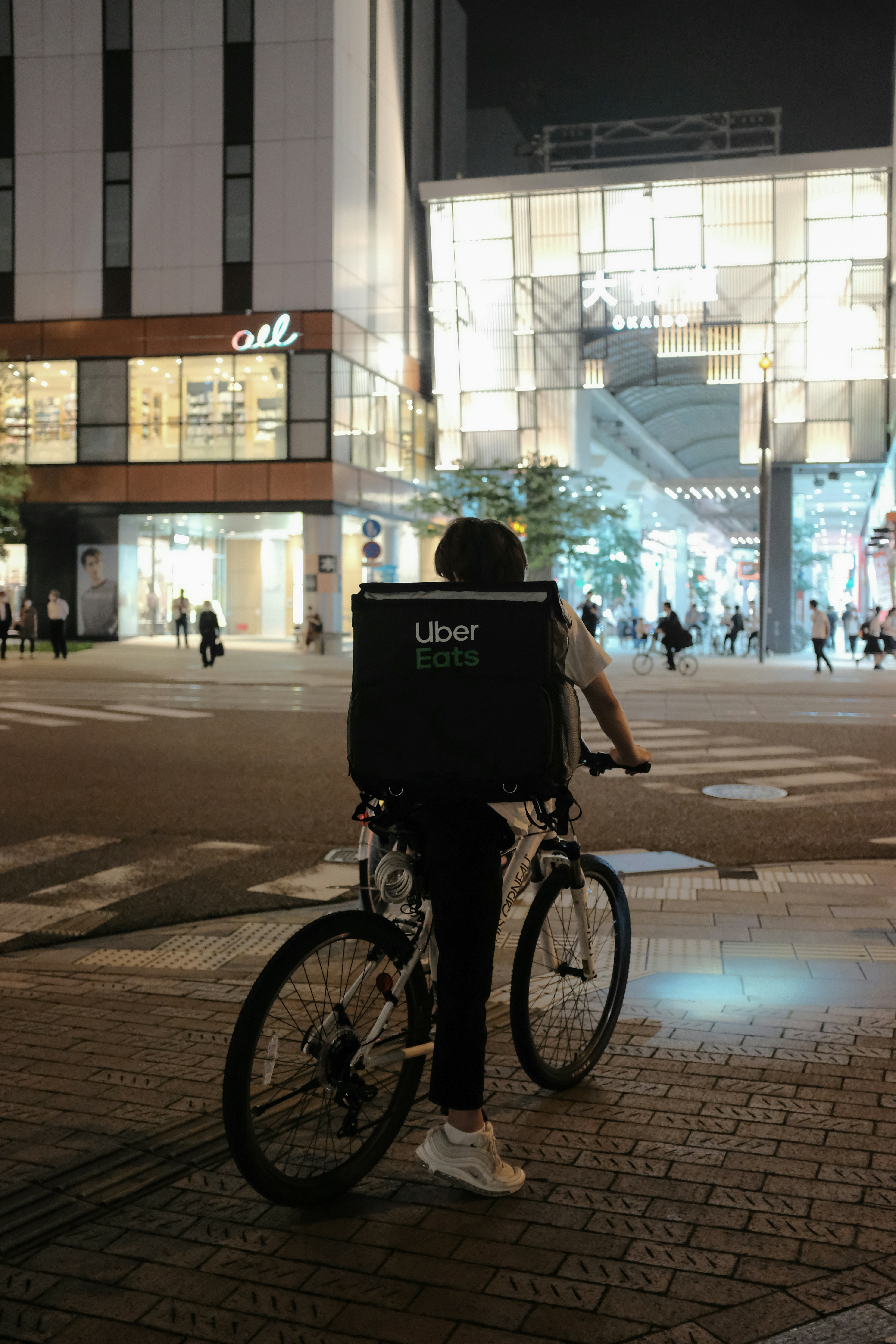 Alternative Transportation Apps Beyond Standard Rides