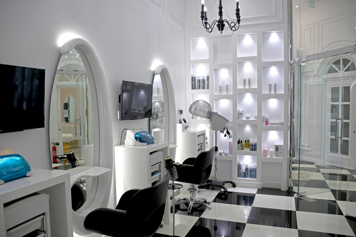 Low Budget Beauty Salon Interior Design