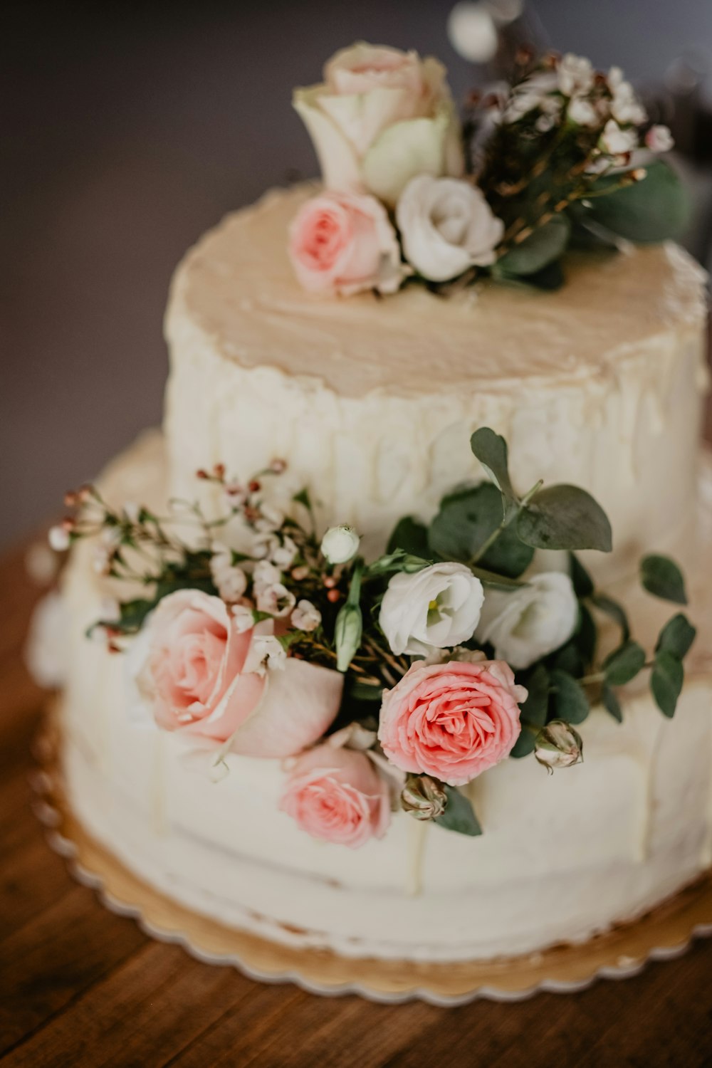 white and pink rose bouquet