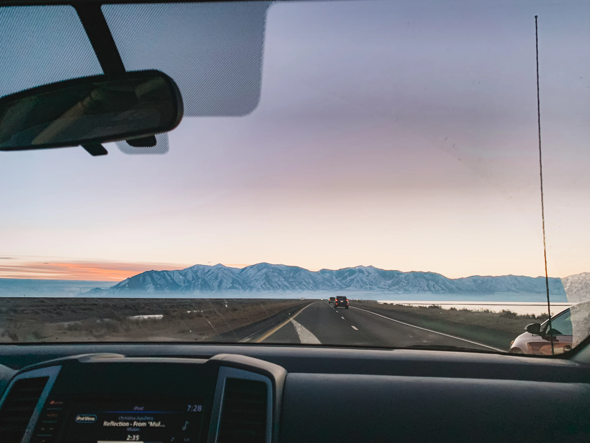 Auto Glass & Windshield Follow-Up: Fewer Callbacks, More Reviews