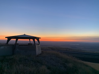 A serene sunset view over the 17.7-hectare land near Ciudad Guzmán, highlighting its natural beauty.