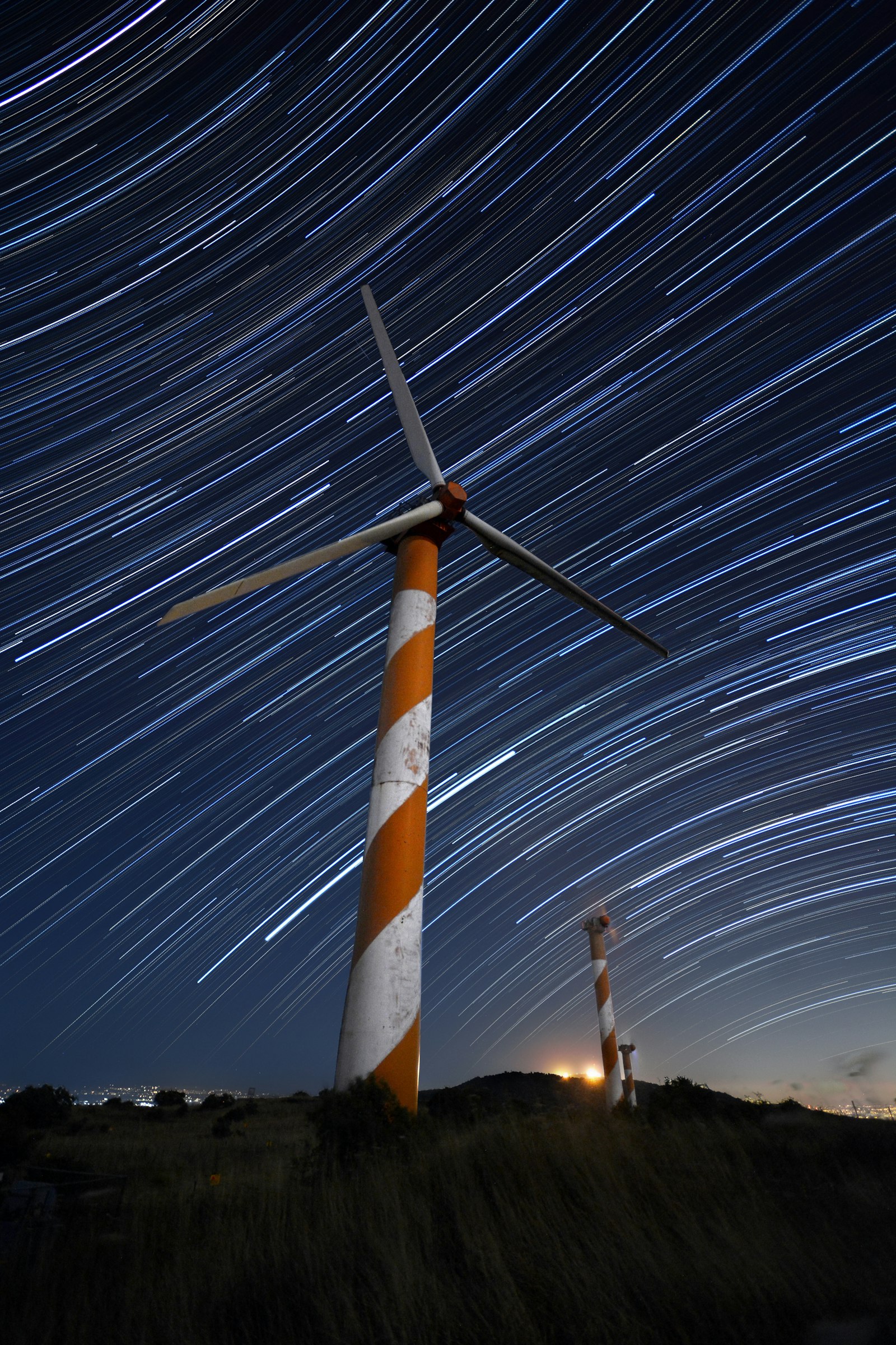 Sigma 10-20mm F4-5.6 EX DC HSM sample photo. White and orange wind photography