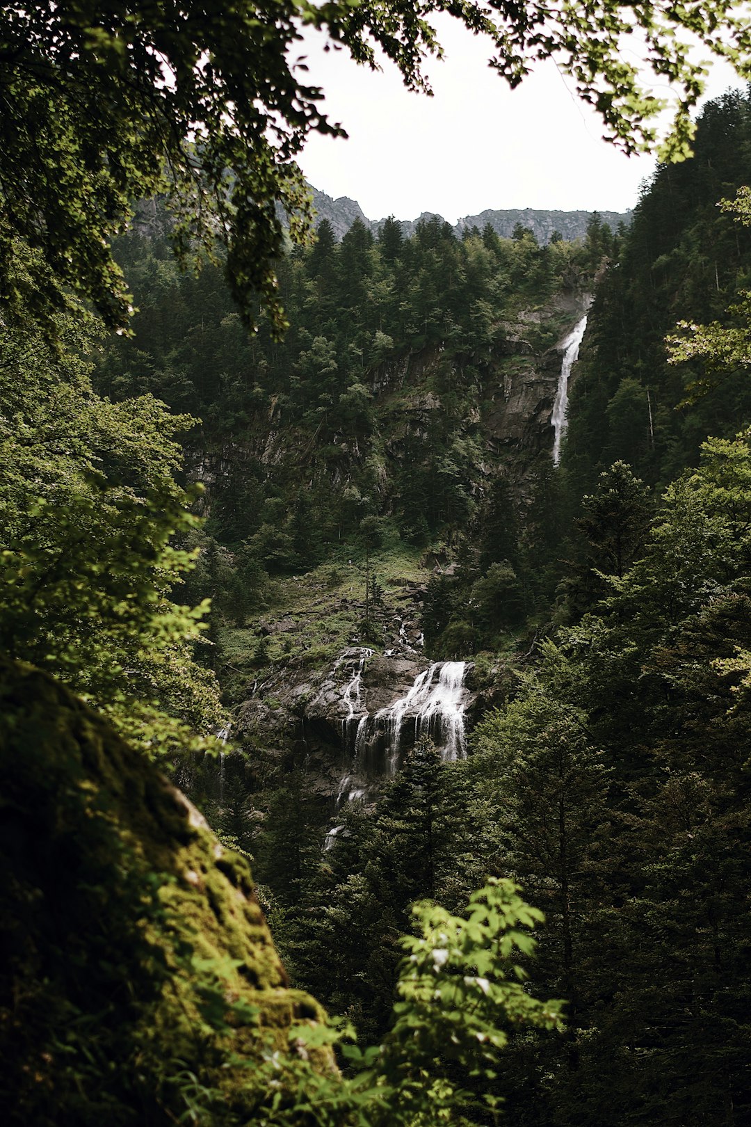 Waterfall photo spot Cascade d'Ars Etang de Lanoux